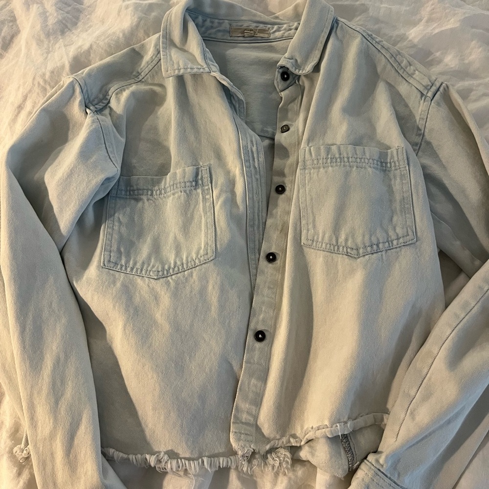 Light weight denim jacket with frill